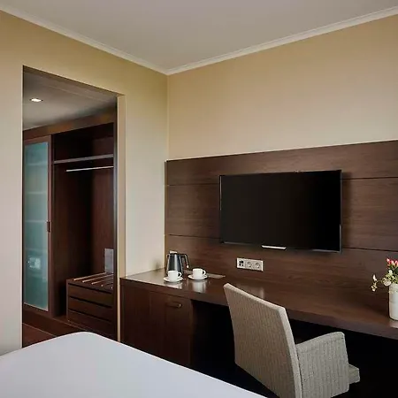 Nh Stuttgart Airport Hotel